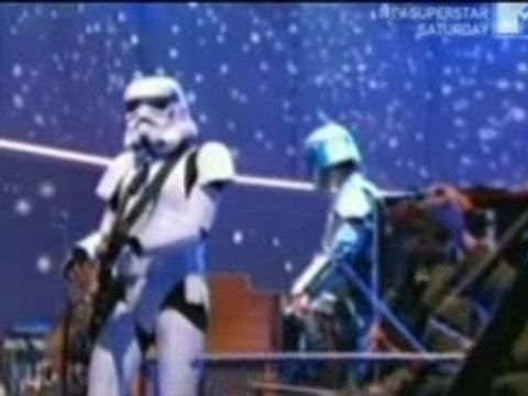 Gnarls Barkley - Crazy (Live MTVMA 2006)