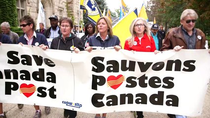 Canadian Postal Workers confront Tories