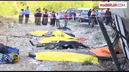 Tur Otobüsü Şarampole Uçtu 13 Ölü, 15 Yaralı 2