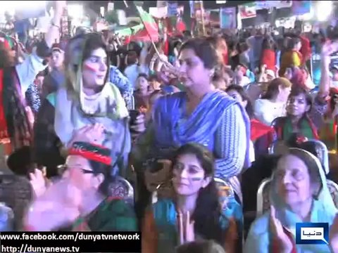 Meet Uzma Kardar Who Has Been Participating In 'Azadi March' For Past Whole Month