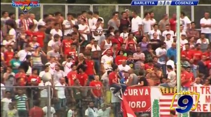 Barletta - Cosenza 3-0 | L'esultanza della curva biancorossa al rigore di Radi