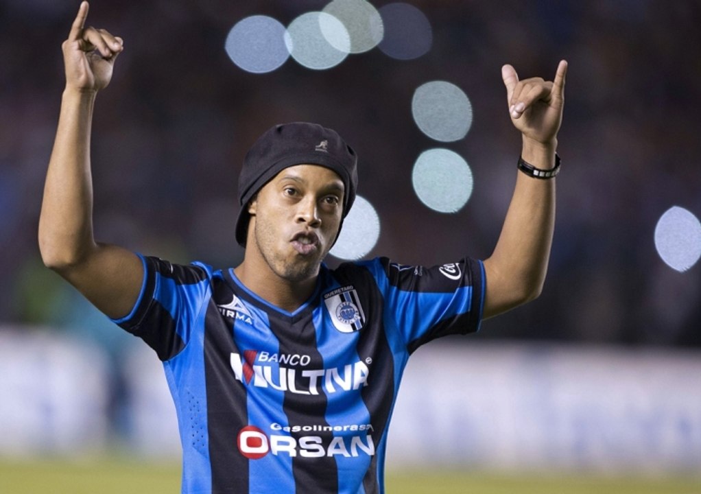 Ronaldinho présenté en héros au Mexique !