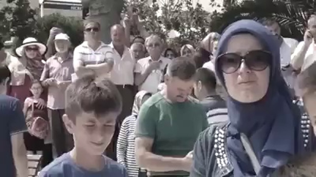 محاكاة لأحداث غزة قرب مسجد أبي أيوب الانصاري / إسطنبول