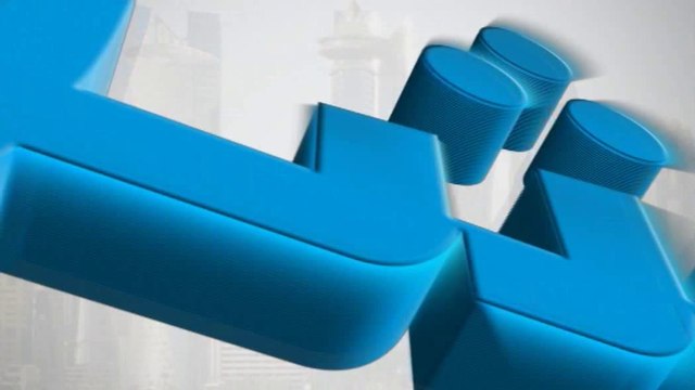 نساء من مركز مزايا في ريف إدلب يرفعن أطول علم للثورة السورية