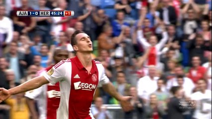 Milik strzela dla Ajaxu. I to jak!