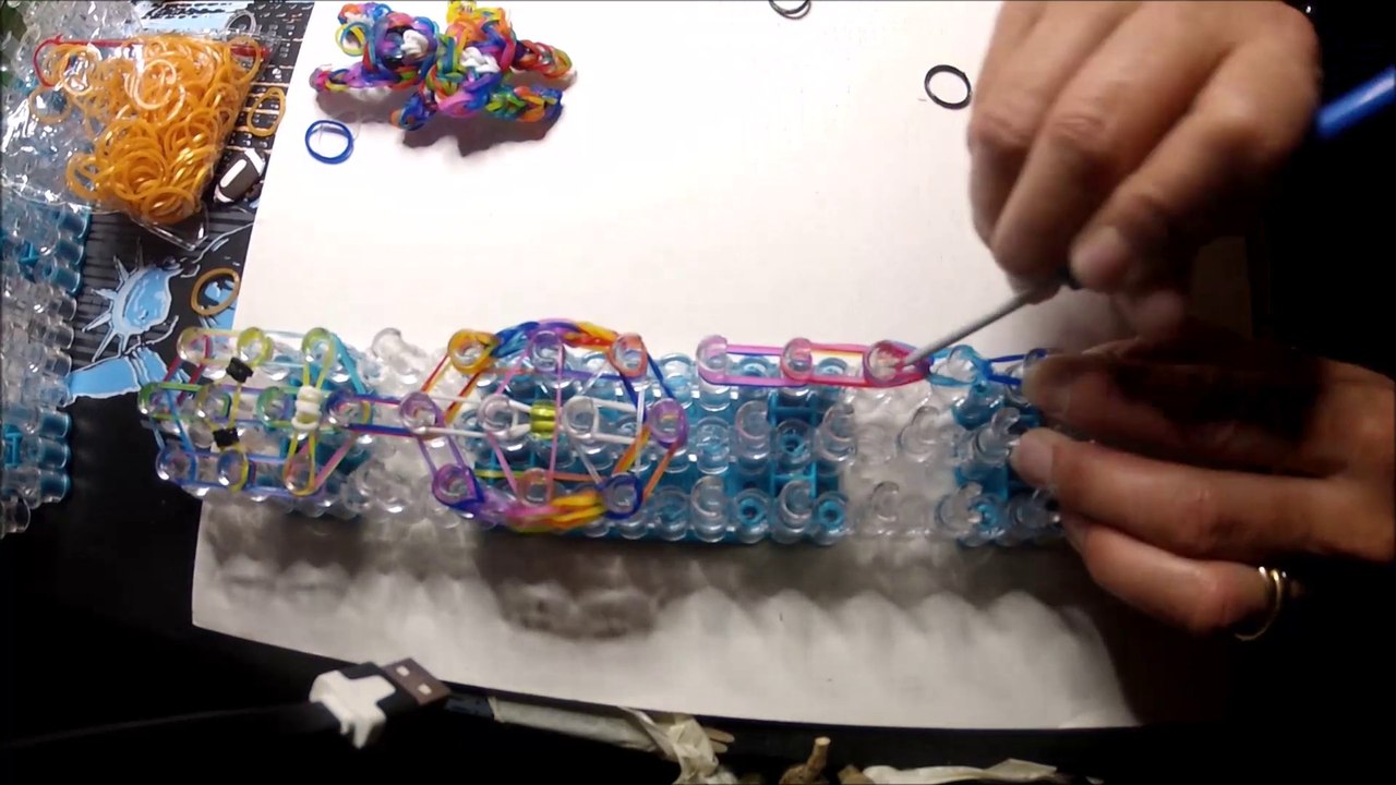 Rainbow loom -Lapine multicolore :) tuto vidéo