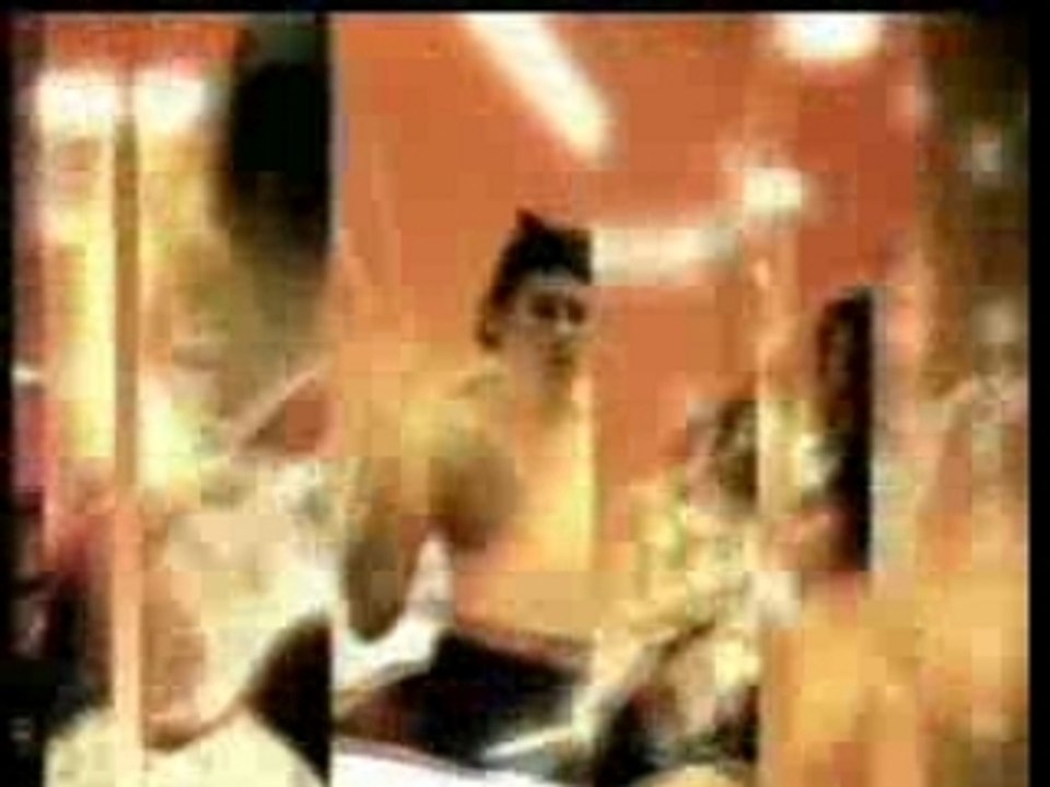 Red Hot Chili Peppers - Around The World