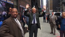 David Letterman Holds Up His Hands And Makes Faces