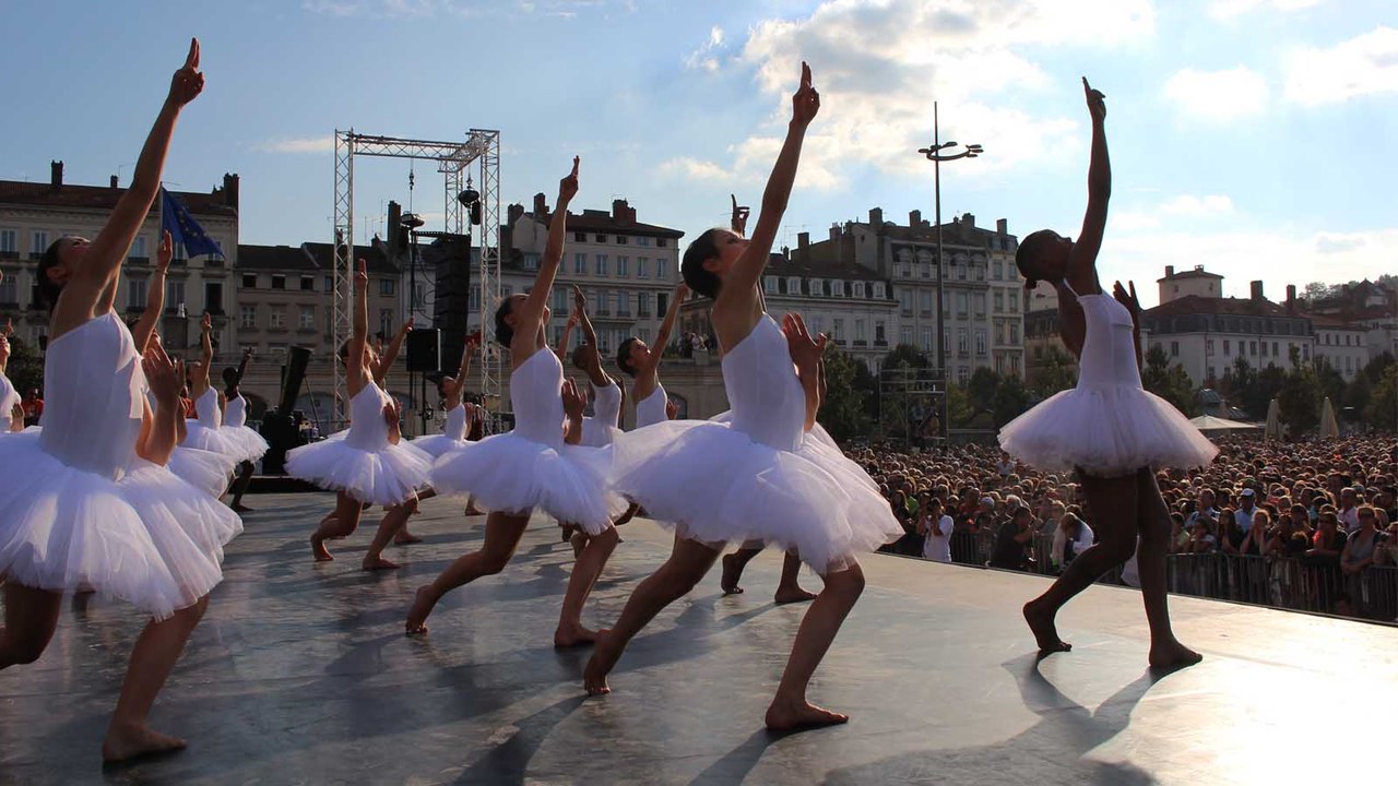Défilé de la biennale de la danse de Lyon 2014