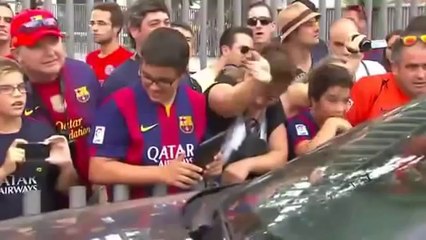 FC Barcelona Player Thomas Vermaelen Problems with Car to enter in the Parking