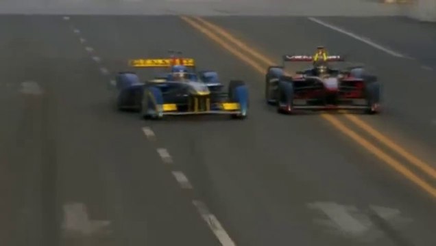 Accident Formule électrique - 09.2014 - Spectaculaire accident au premier grand prix de Formule électrique