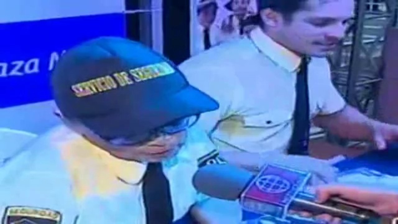 Nota sobre la firma de autógrafos elenco de "Mi Amor El Wachimán 3" en Plaza Norte