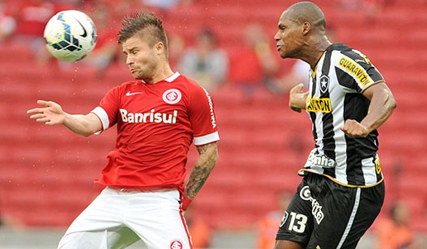 Internacional domina o Botafogo e vence no Beira-Rio