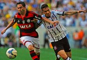 Com arbitragem confusa, Fla vence Corinthians no Maracanã