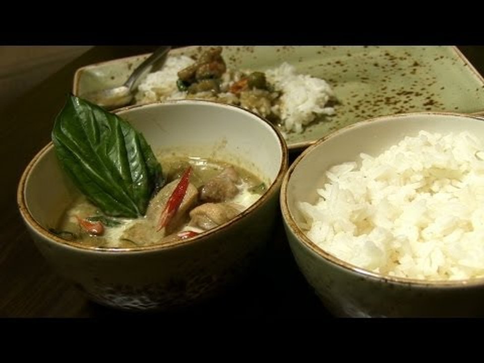 Indian Restaurant Special - Chicken In Thai Green Curry At House Of Asia With Mini Ribeiro