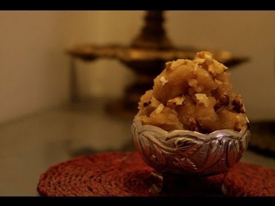 Authentic Kanha / Karha Parsad (Wheat Halwa) By Veena