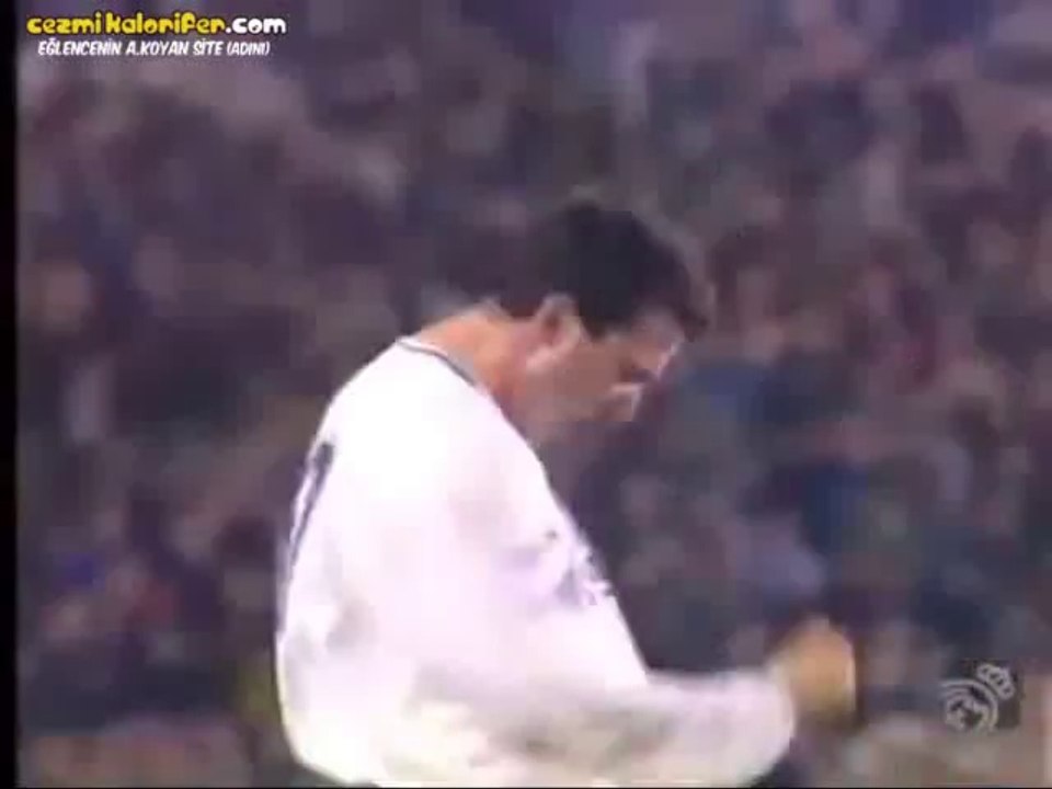 Hagi'nin R.Madrid'de Oynarken Attığı Harika Gol