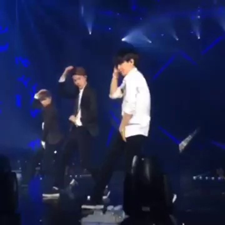 [Fancam] 140913 EXO  Baekhyun,Sehun - Thunder @ The Lost Planet In Bangkok
