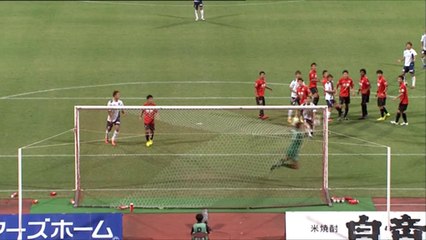 Japon - Une étrange combinaison sur coup franc