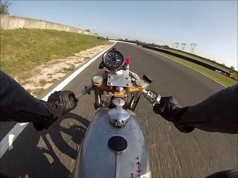 Trophée Gérard Jumeaux 2014, circuit Carole. BSA B50