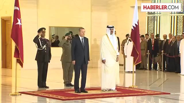 Cumhurbaşkanı Erdoğan, Resmi Törenle Karşılandı