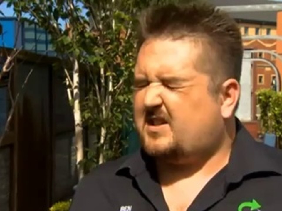 Truck drivers urge protection from migrants in Calais