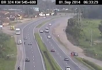 CHOC un camion coupe la route a un motard