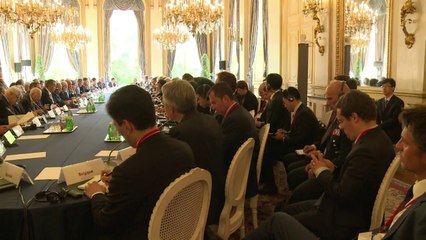 Hollande exhorte ses partenaires à soutenir "fortement" l'Irak