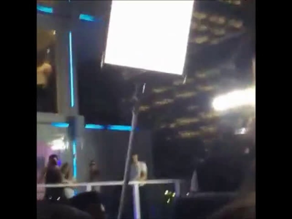 TIFF Premiere MTTS Fan#5 Rob signing autographs for fans RC 10.09.2014