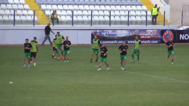 Προθέρμανση παικτών ΑΕΚ