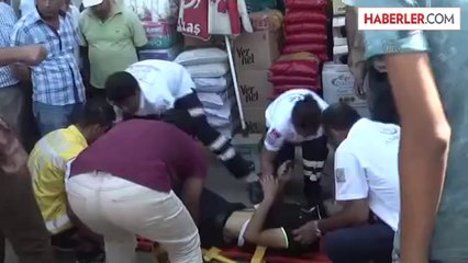 Minibüs motosiklete çarptı: 2 yaralı -