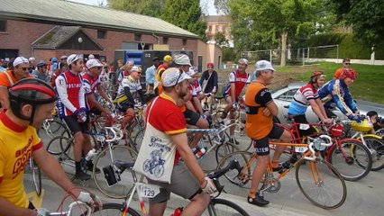 Le départ du 65 km de La Patrimoine 2014 (By Vélo Vintage à Gogo)