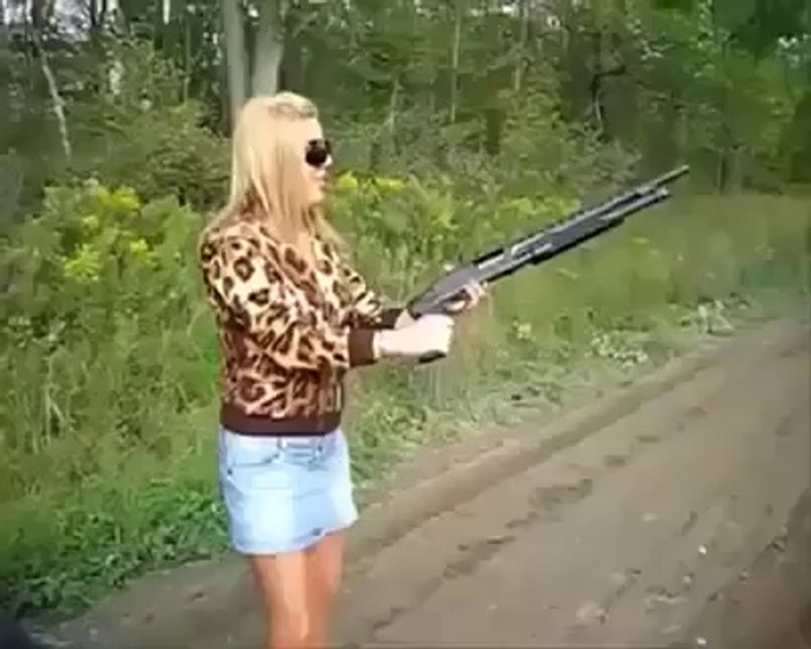 NE DONNEZ JAMAIS UNE ARME A FEU A UNE FEMME, VOICI POURQUOI