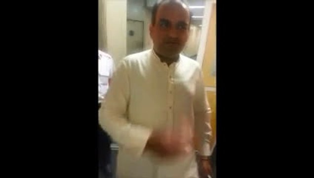 PML(N) MNA Dr. Ramesh Kumar Vankwani kicked out from plane
