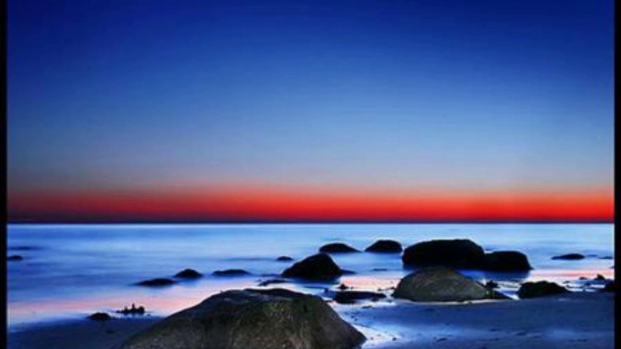 Free alternative to PowerPoint presentation to engage your audience