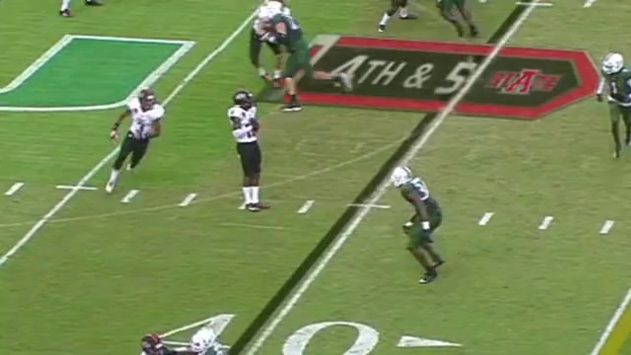 Foot US: il fait semblant d'être mort et se fait démonter en se relevant