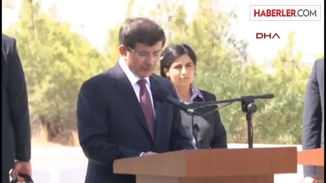 Dha Dış Haber ? Başbakan Davutoğlu, Fazıl Küçük ve Rauf Denktaş'ın Kabirlerini Ziyaret Etti