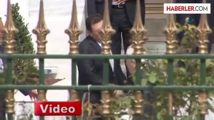 Vali Mutlu Soru Soran Gazetecilere El Salladı