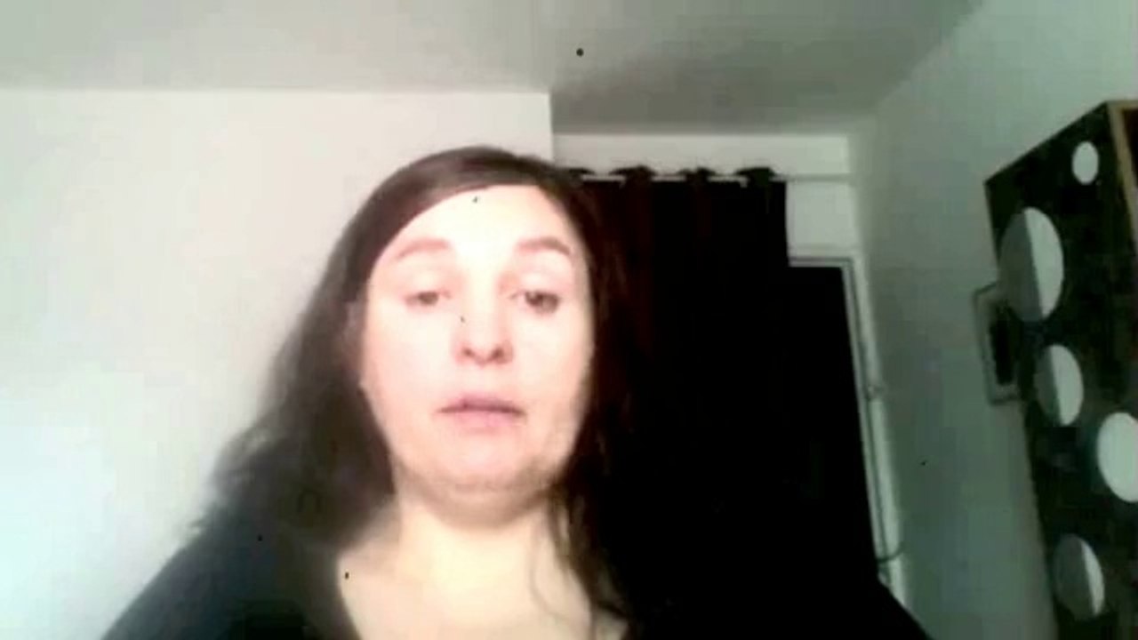 Marion Favry http://dailymotion.com/paris_cafe