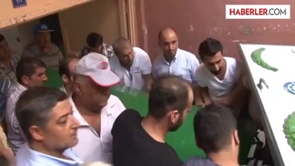 Kavgayı ayırmak isterken vurulan seyyar satıcı -