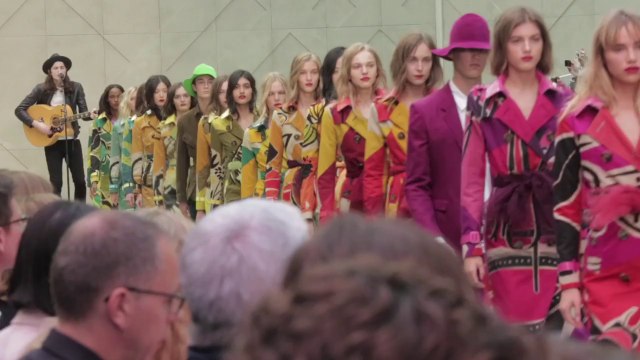 Interview post-show avec Christopher Bailey au défilé Burberry Prorsum printemps-été 2015