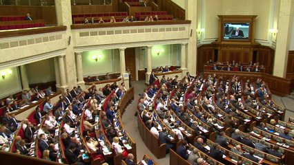 L'Ukraine et l'UE ratifient un accord "historique" d'association