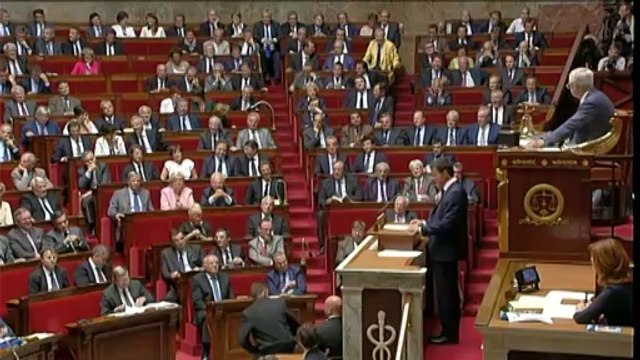 Valls à l'Assemblée : Nous devons être aux côtés de tous nos entreprises, nos entrepreneurs