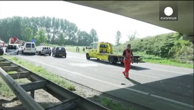 Paesi Bassi: maxi-incidente su autostrada per nebbia, 2 morti