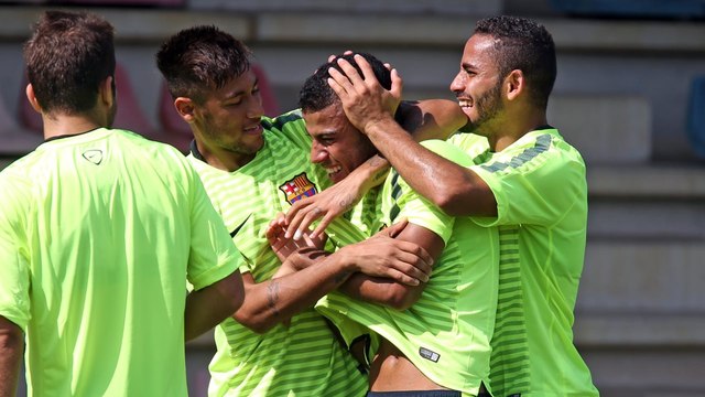 CHAMPIONS LEAGUE INSIDE VIEW: FC Barcelona - APOEL (Pre-Game)