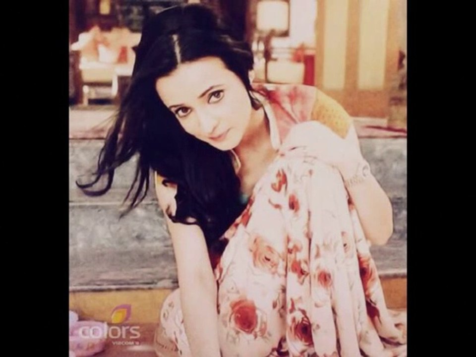Happy Birthday Sanaya Irani!!!