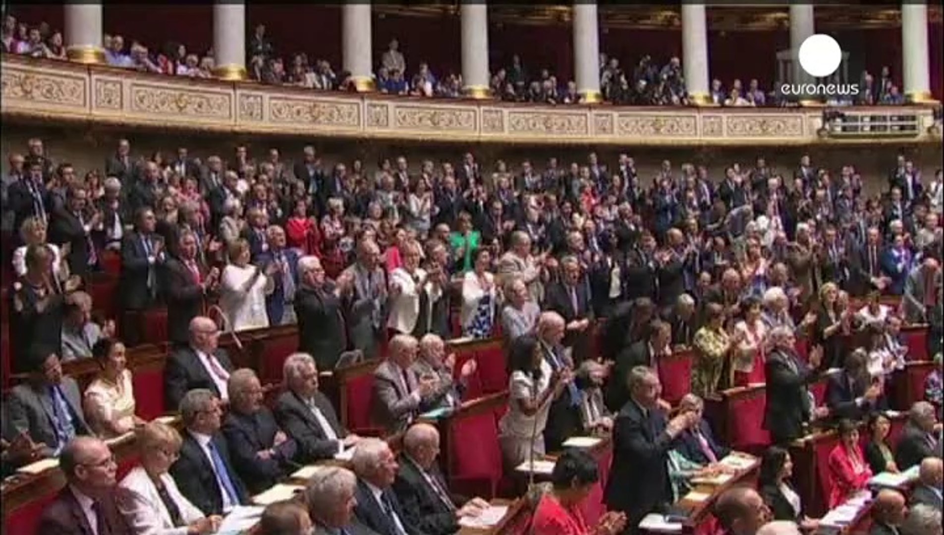 ⁣Прем'єр Франціїї отримав довіру уряду і обіцяє економічне одужання