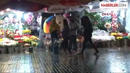 İstanbul'da Yağmur Etkili Olmaya Başladı