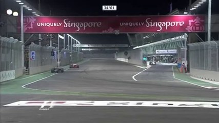 Mark Webber Moves Out at Turn 2 - 2008 Singapore Grand Prix