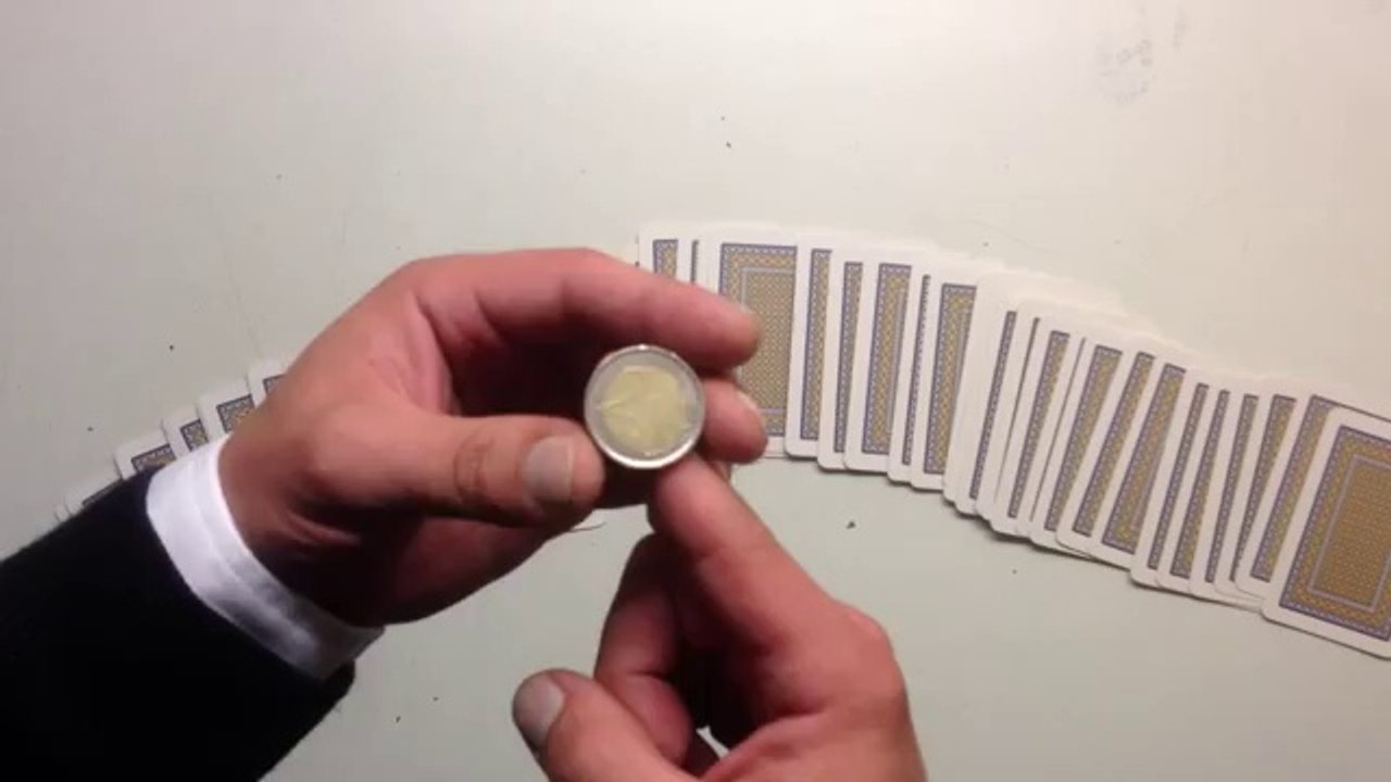 Magic coin trick whit card 2014(360p_H.264-AAC)